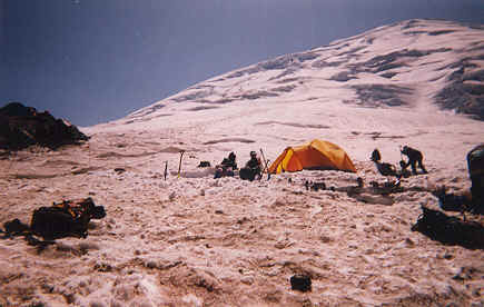 basecamp2.jpg (182000 bytes)