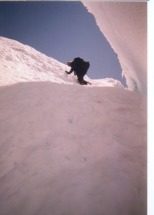 iceclimb2.jpg (126028 bytes)