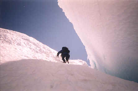 iceclimb3.jpg (132366 bytes)